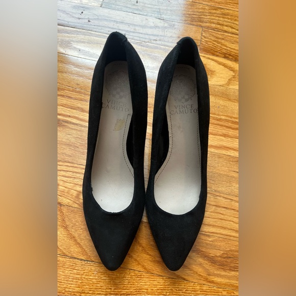 Vince Camuto Farin Suede Classic Heel Pump - Picture 2 of 8